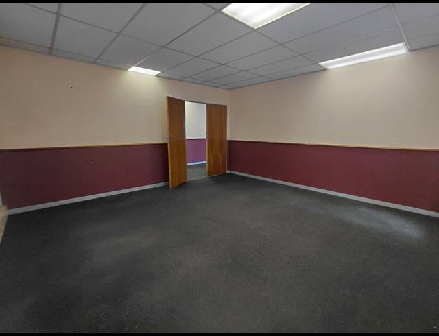101M² OFFICE TO LET IN OLIVEDALE